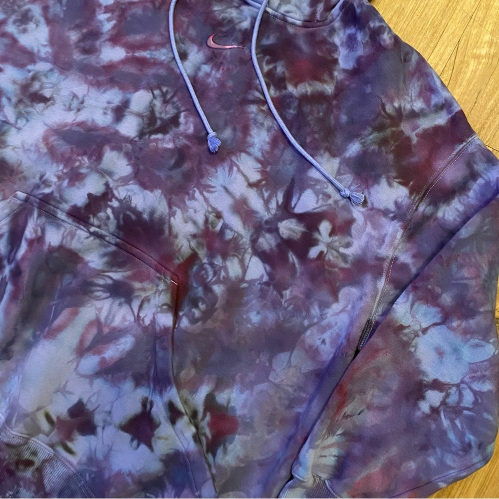 🥶NEW🥶 CUSTOM NIKE TIE DYE WMNS HOODIE - Picture 3 of 7